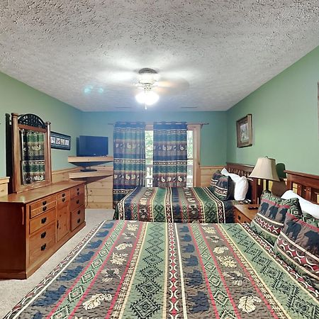Above The Clouds, 4 Bedrooms, Pool Access, Private, Gaming, Sleeps 16 Гетлинбург Екстериор снимка