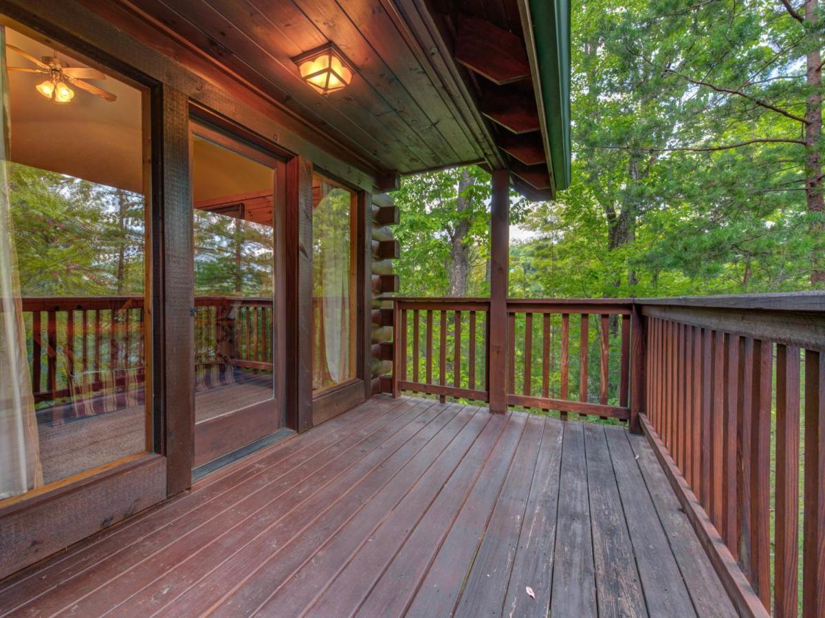 Above The Clouds, 4 Bedrooms, Pool Access, Private, Gaming, Sleeps 16 Гетлинбург Екстериор снимка