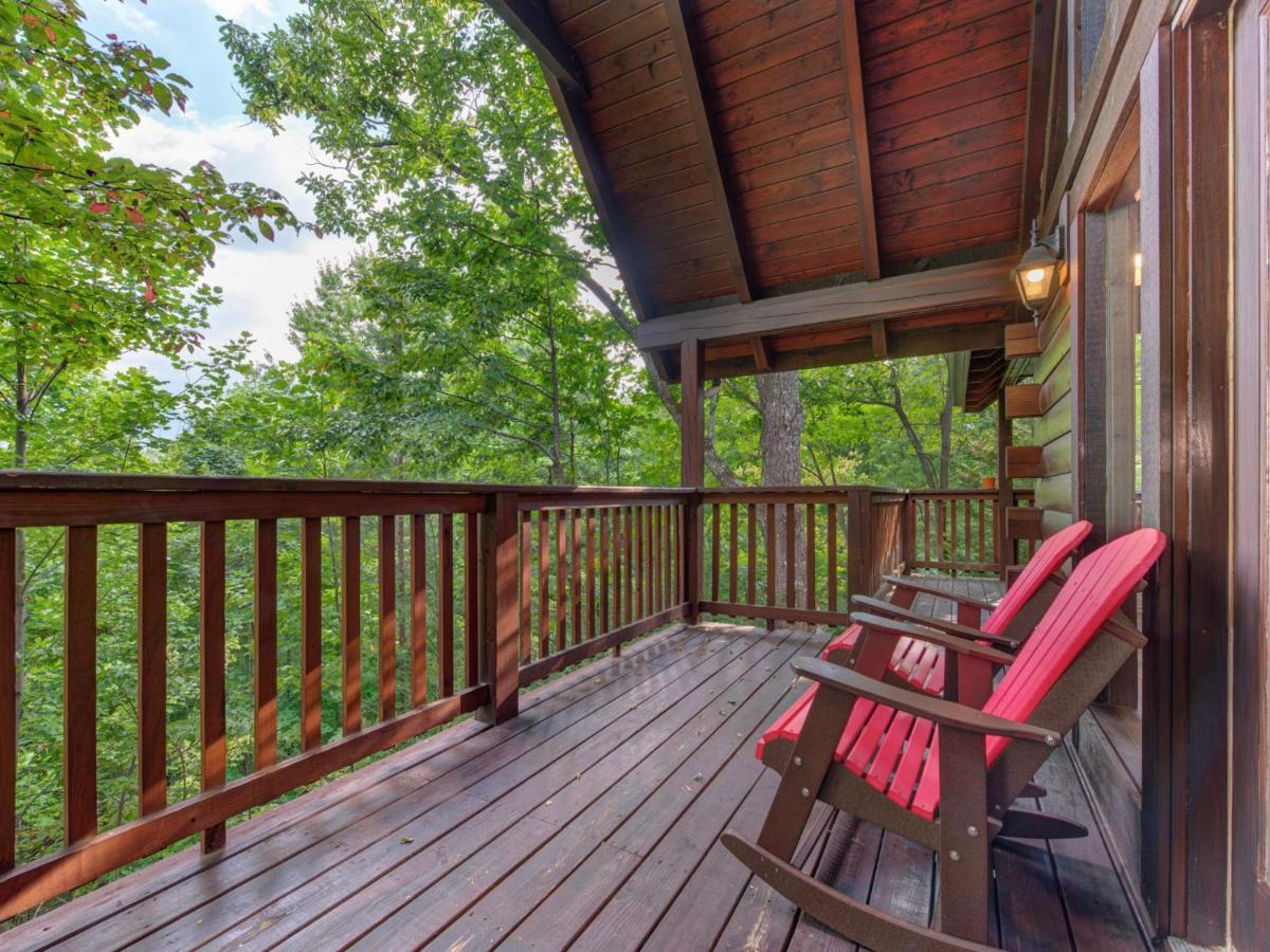 Above The Clouds, 4 Bedrooms, Pool Access, Private, Gaming, Sleeps 16 Гетлинбург Екстериор снимка