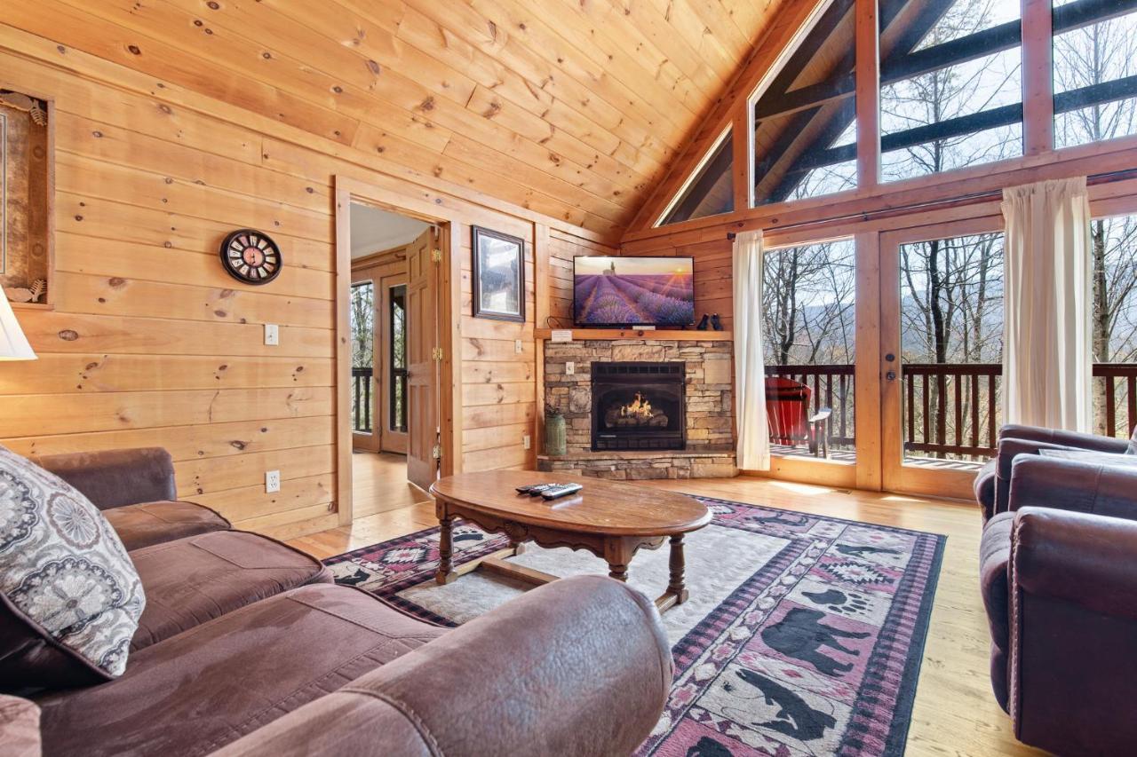Above The Clouds, 4 Bedrooms, Pool Access, Private, Gaming, Sleeps 16 Гетлинбург Екстериор снимка
