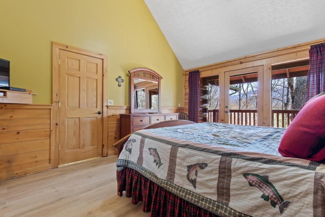 Above The Clouds, 4 Bedrooms, Pool Access, Private, Gaming, Sleeps 16 Гетлинбург Екстериор снимка