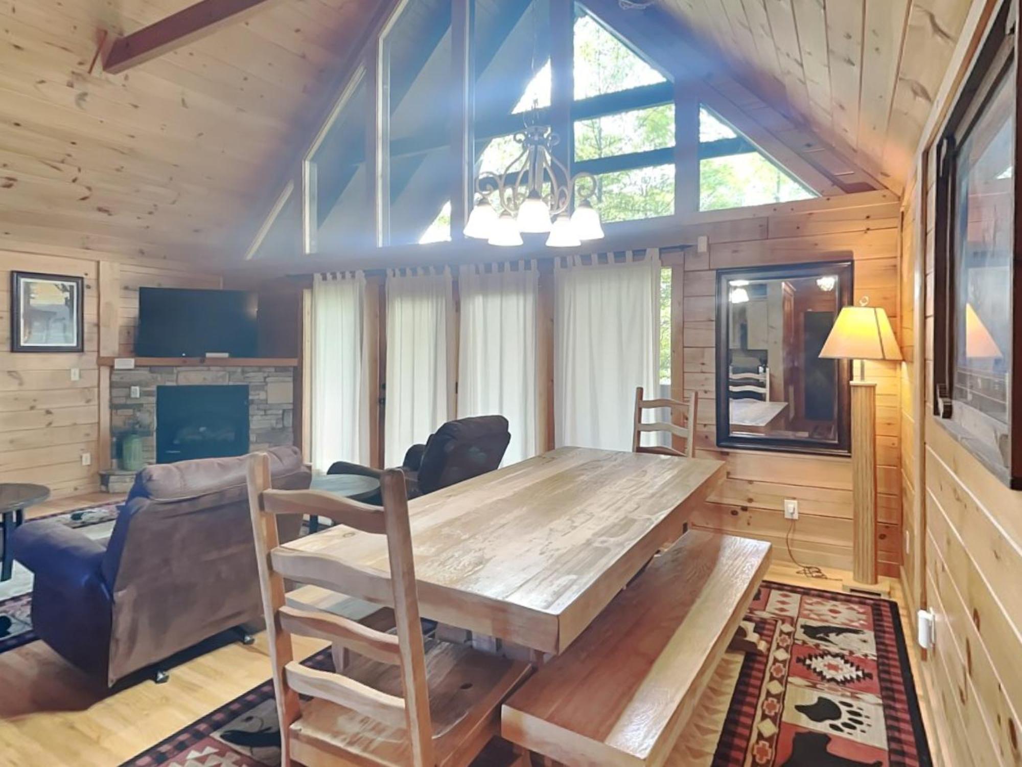 Above The Clouds, 4 Bedrooms, Pool Access, Private, Gaming, Sleeps 16 Гетлинбург Екстериор снимка