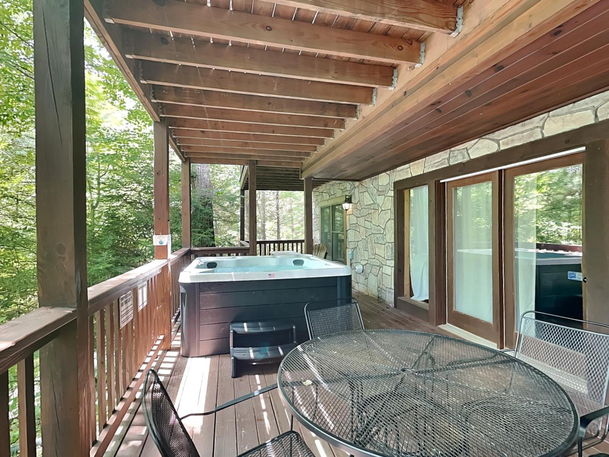 Above The Clouds, 4 Bedrooms, Pool Access, Private, Gaming, Sleeps 16 Гетлинбург Екстериор снимка